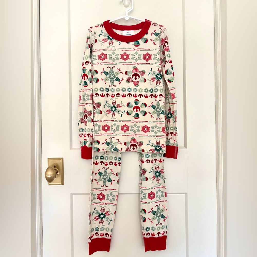Hanna Andersson Holiday Star Wars Long Johns Pajama Set - size 130 | 8